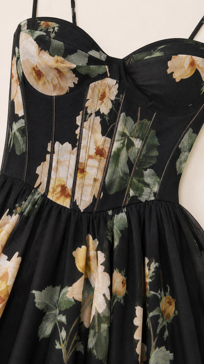 Close-up of sweetheart neckline and bodice boning details